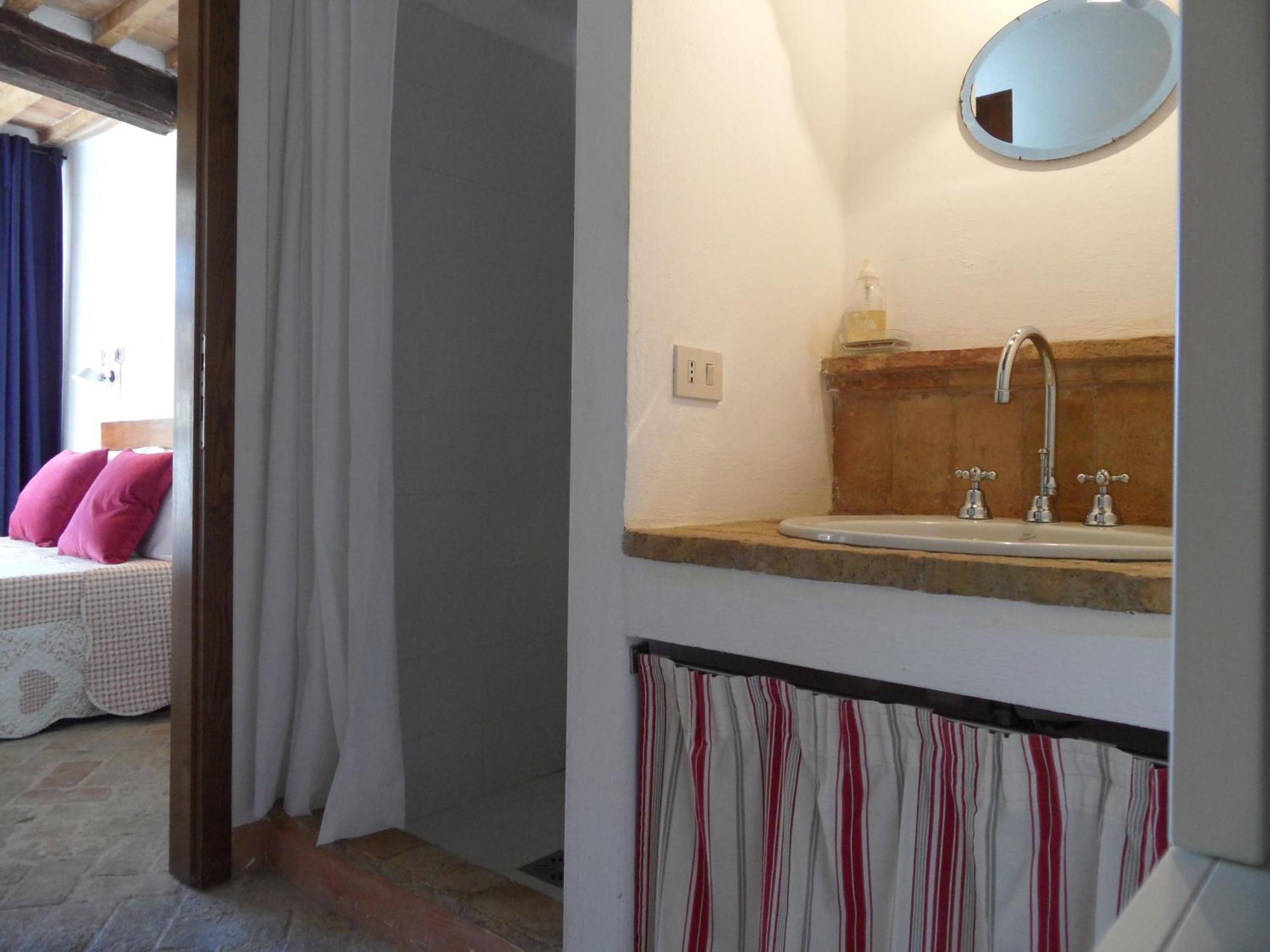 Bed and Breakfast Un Giardino Nel Tufo Pitigliano Exterior foto