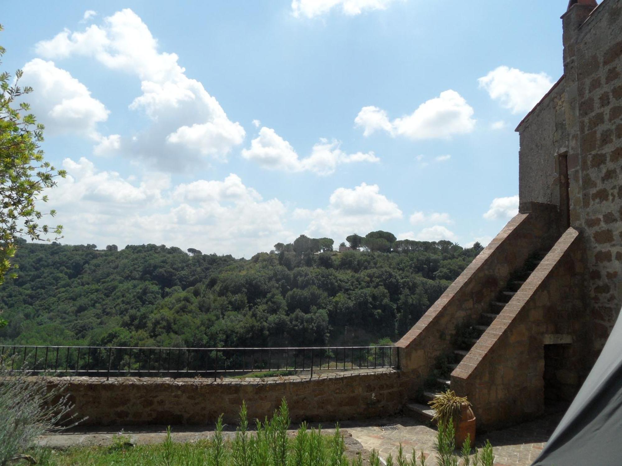 Bed and Breakfast Un Giardino Nel Tufo Pitigliano Exterior foto